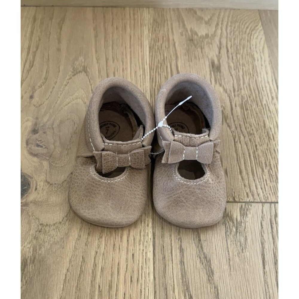 Freshly Picked Girls Baby Shoes Moccasins Tan  Leather Soft Sole Fringe Size 7